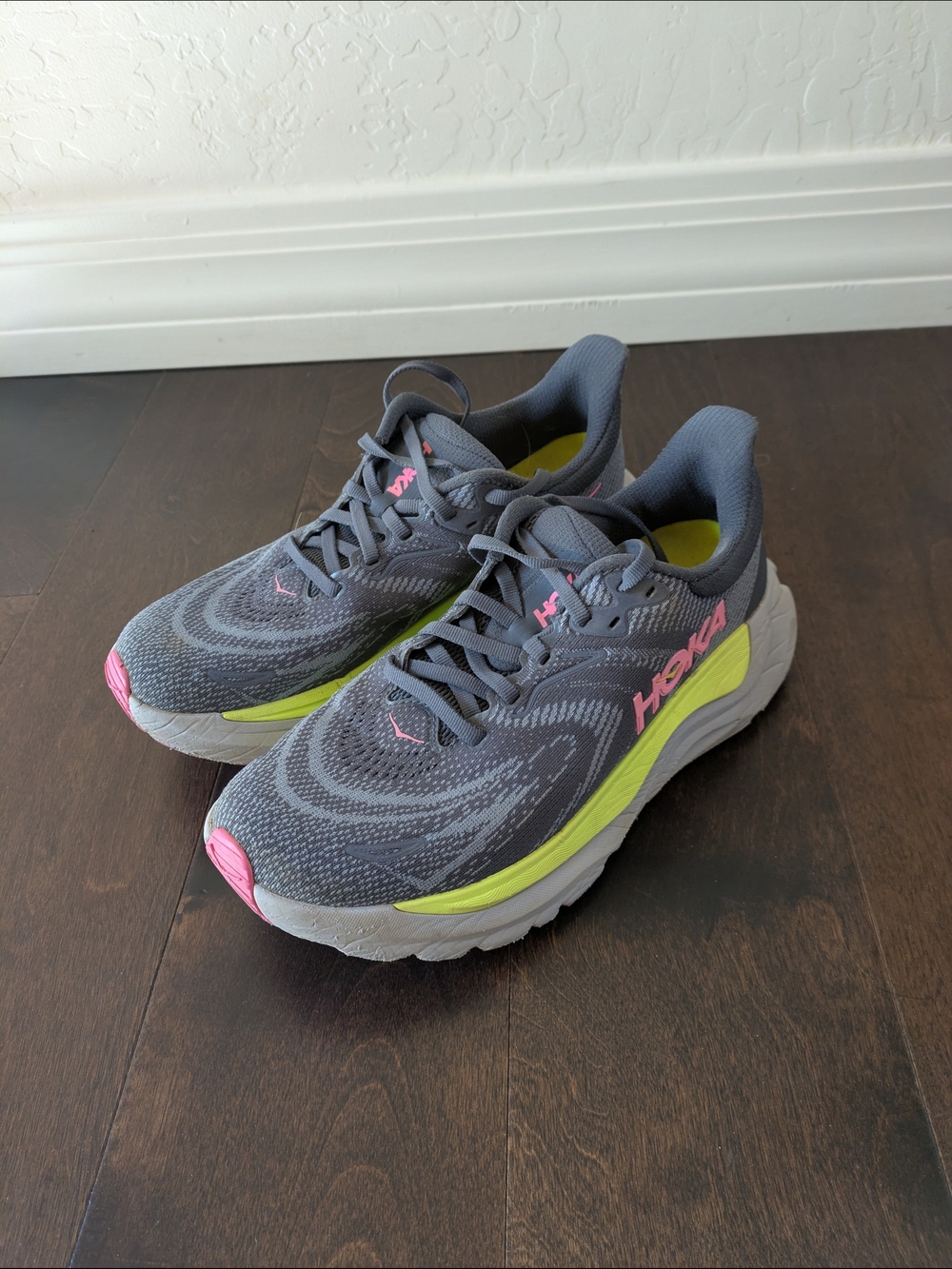 Hoka Arahi 8 Running Shoes Women’s Grey Used Good Condition
